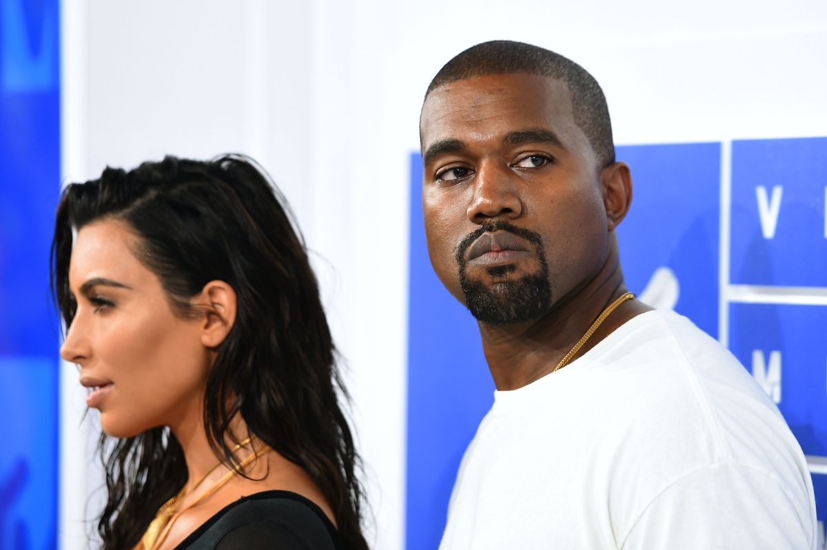 Kanye West ilmoitti laillisesti muuttaakseen nimensä