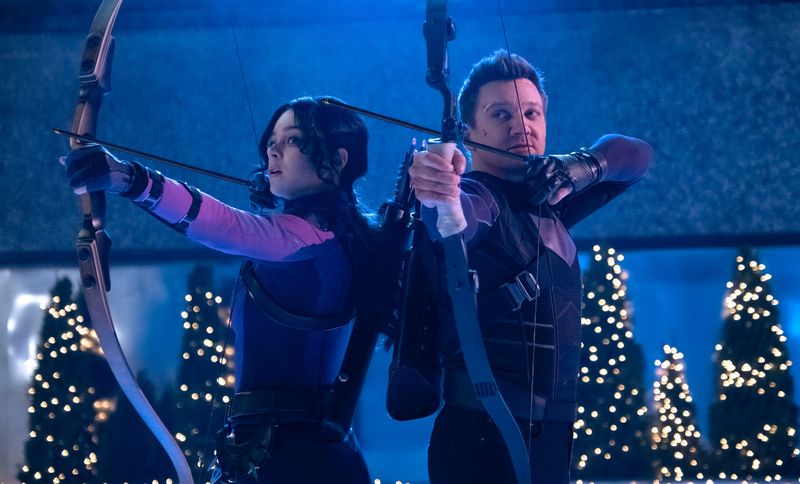 Hawkeye-Star Hailee Steinfeld neckt eine turbulente Beziehung zwischen Kate & Clint
