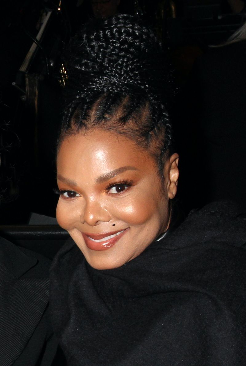 Il nipote di Janet Jackson ha denunciato bullismo e privilegi dopo un malfunzionamento