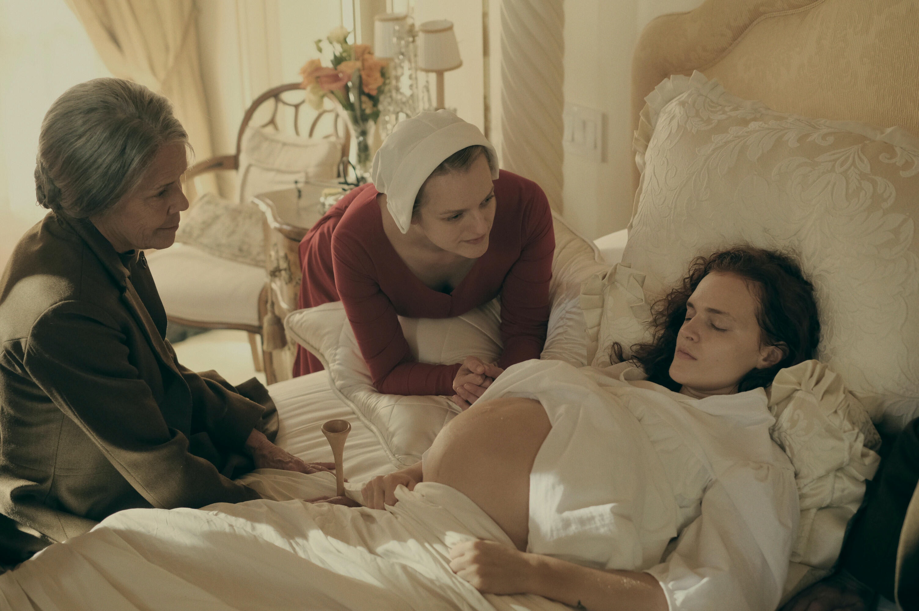An Ode To June & Janine's Resilient, Perfect Friendship On The Handmaid's Tale