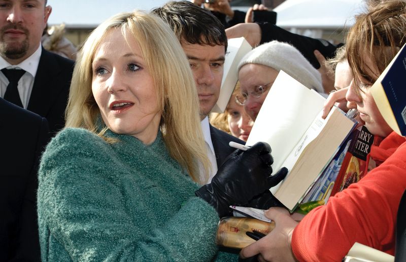 Τι γνωρίζουμε για την απουσία της JK Rowling από το Reunion του Χάρι Πότερ