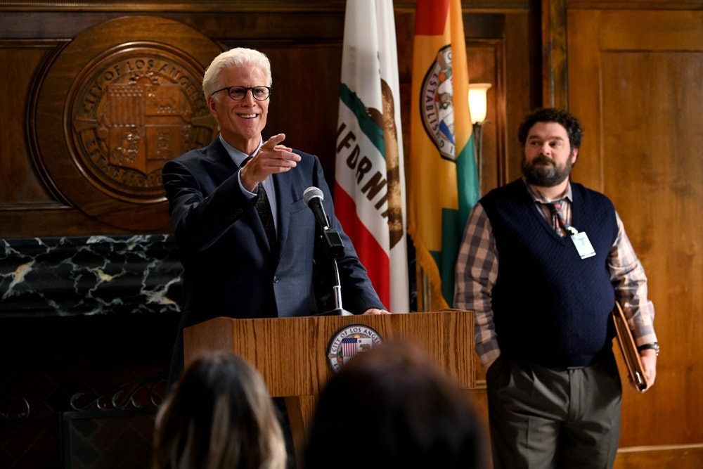 Ted Danson joue un maire totalement inepte dans cette nouvelle sitcom NBC