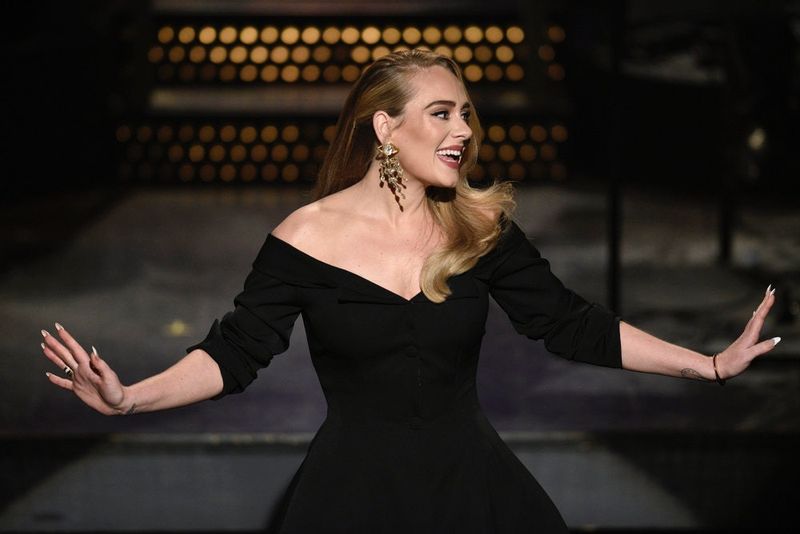 Το Twitter βρίσκεται σε συναισθηματική κατάρρευση μετά τα 30 της Adele