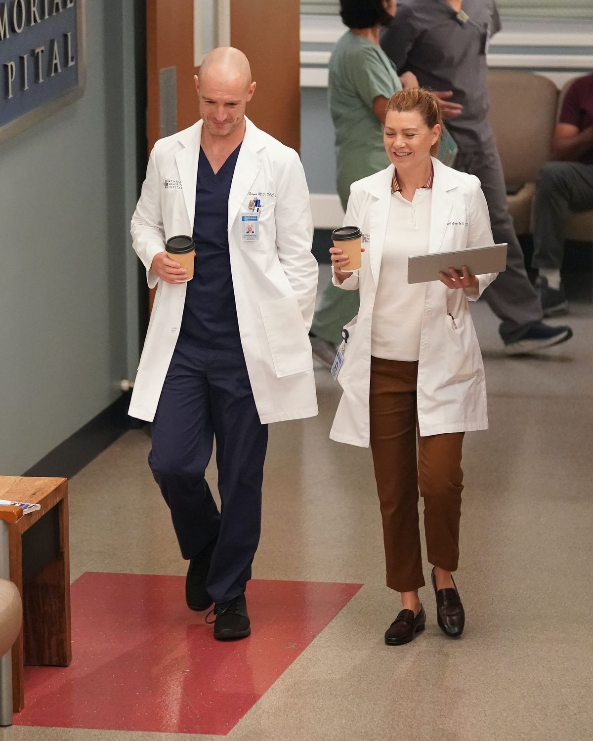Αυτές οι θεωρίες του Grey’s Anatomy Season 18 περιλαμβάνουν ένα τετράγωνο δυνητικής αγάπης