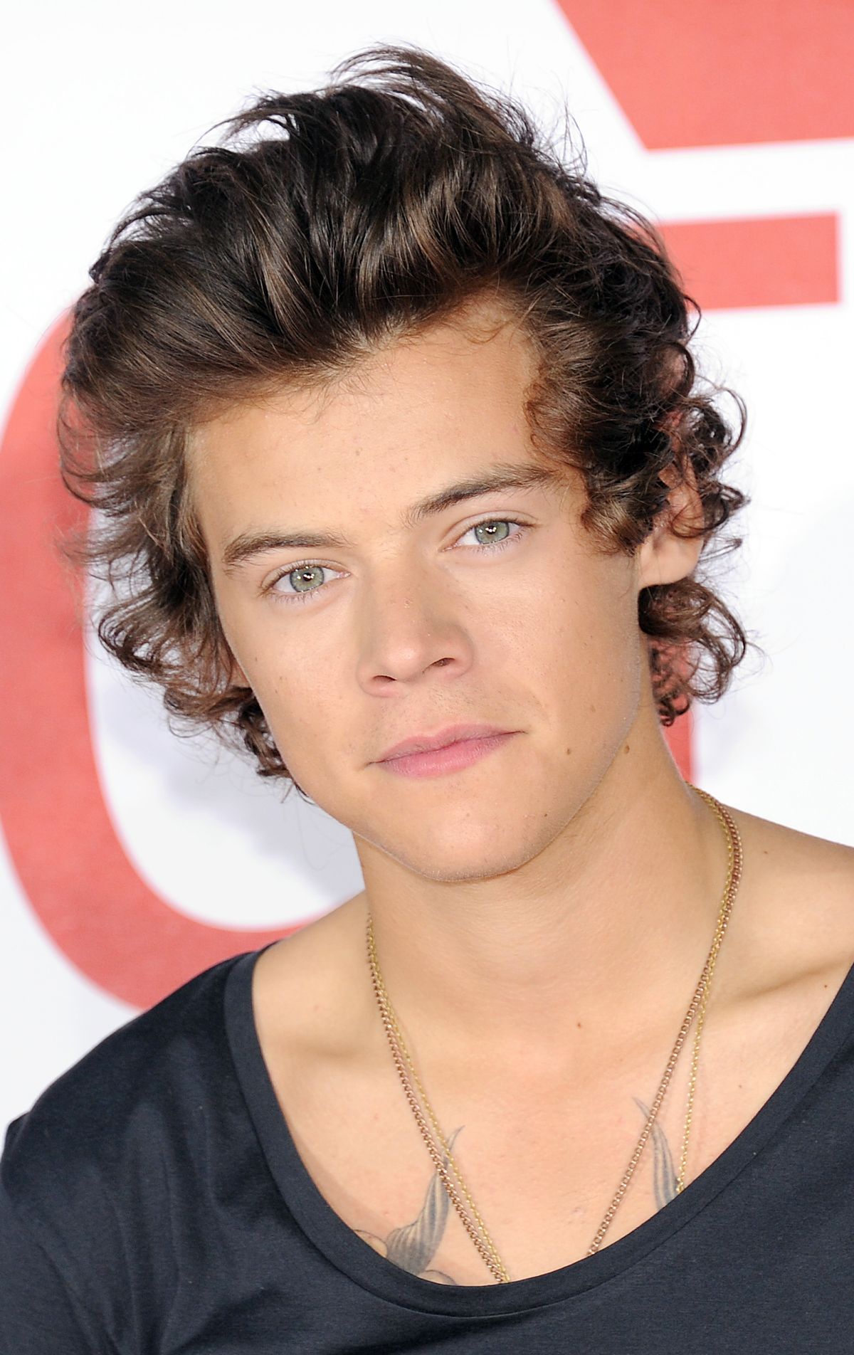 Minkä väriset Harry Stylesin silmät todella ovat?