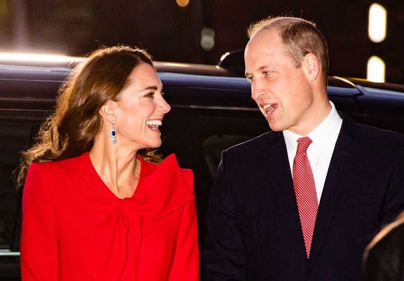 Коледната картичка на Уил и Кейт за 2021 г. показва колко са пораснали техните 3 кралски деца