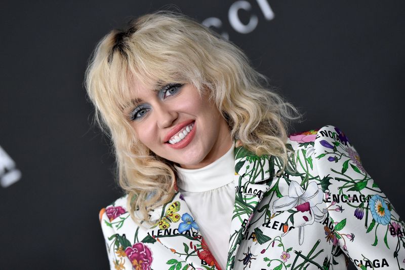 Miley Cyrus quiere una fiesta nacional para conmemorar su bong Video