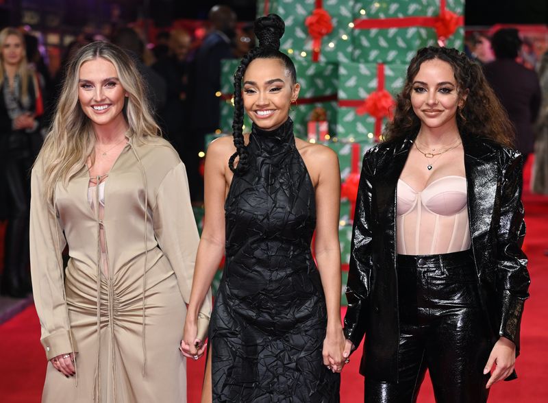 Το Little Mix επανασυνδεθεί για να υποστηρίξει το πρώτο μεγάλο σόλο έργο της Leigh-Anne