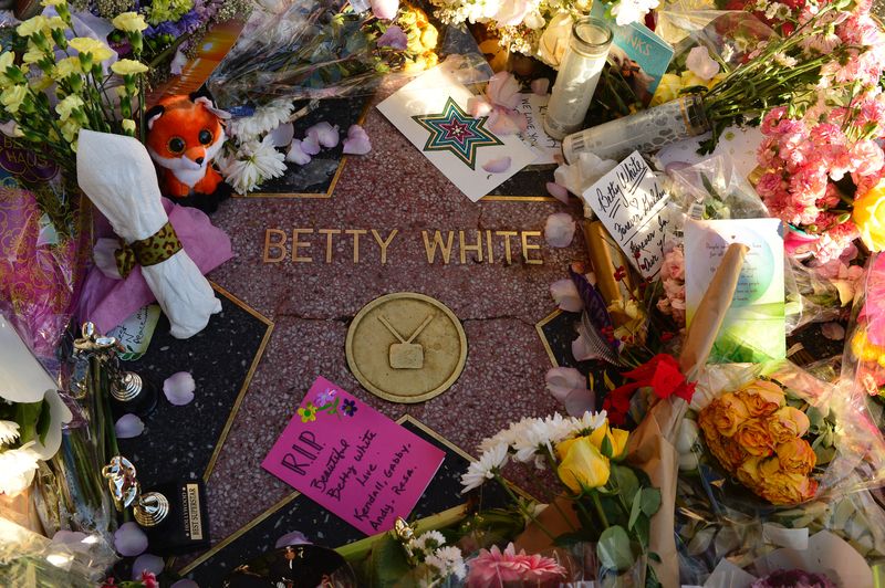 Betty White sa at optimisme har mye å gjøre med et langt liv i den siste videoen hennes