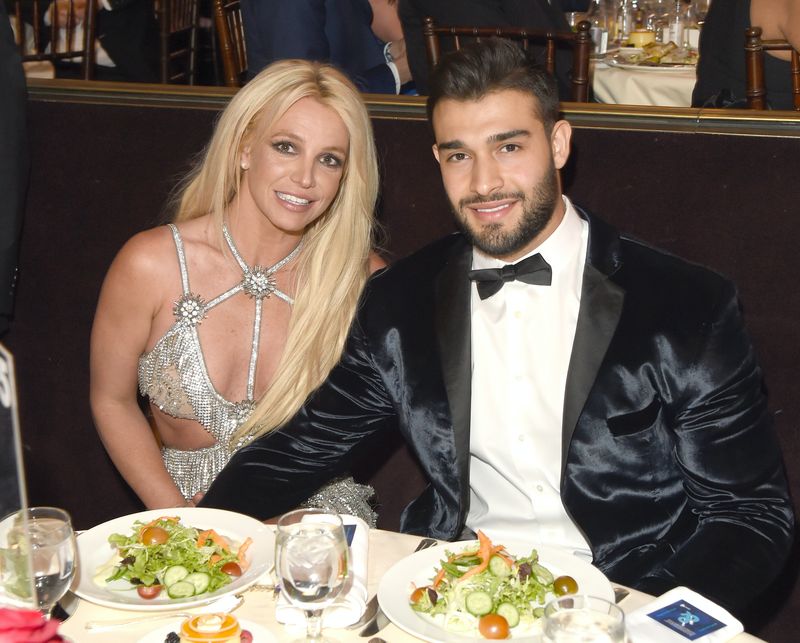 Britney Spearsil ja Sam Asgharil on pulmade raske olukord