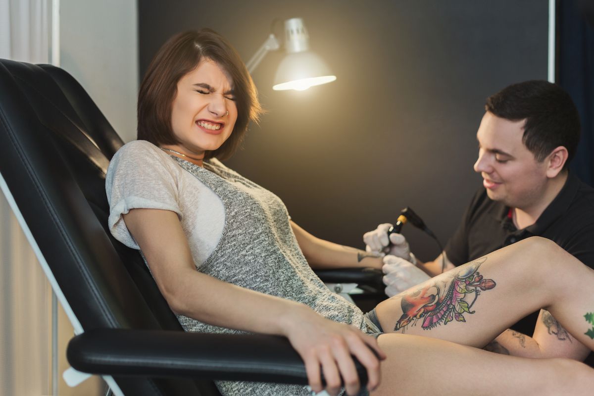 Vai domājat par pirkstu tetovējumu? 7 fakti, kas jāzina vispirms