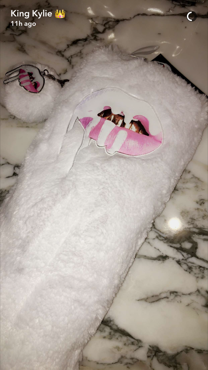 „Kylie“ kosmetikos atostogų kojinės yra paslaptis