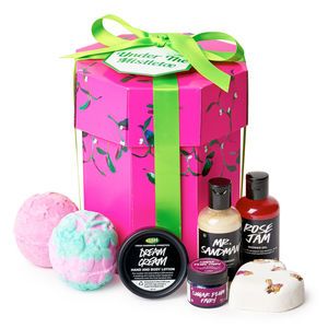Lush's LE Holiday Collection има над 100 продукта