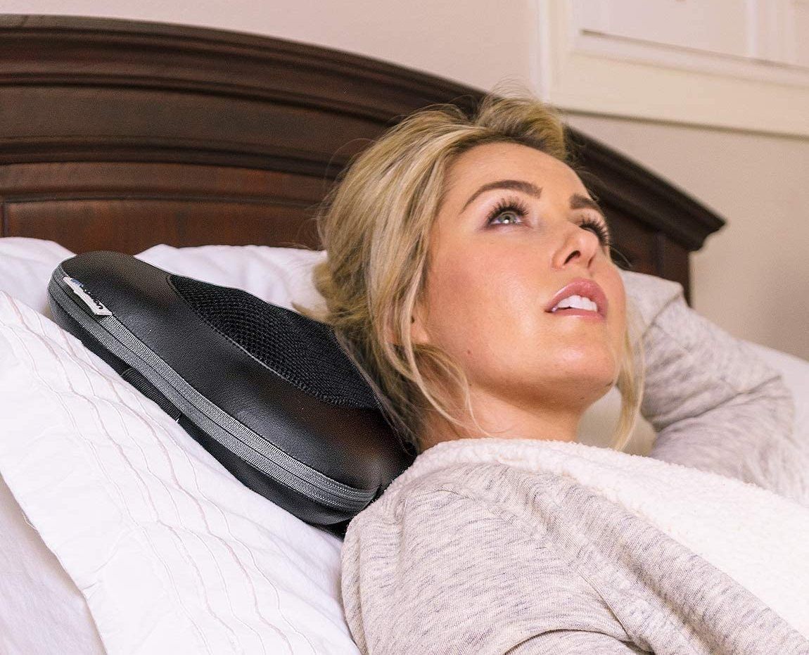 5 geriausios masažo pagalvės, kad galėtumėte atsipalaiduoti bet kur