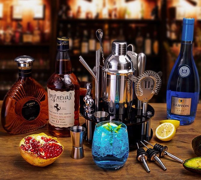 Les 8 meilleurs ensembles de bar pour créer des cocktails incroyables à la maison