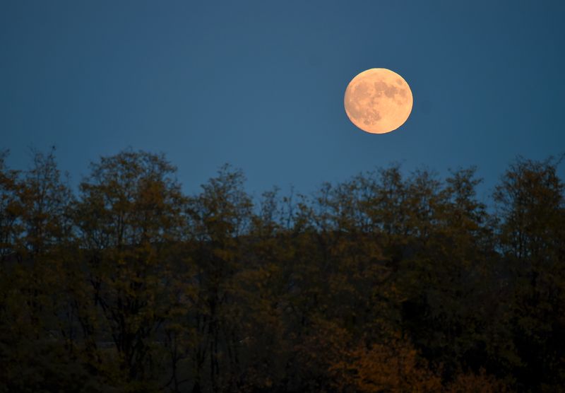 Ето духовното значение на Пълната ловецка луна на октомври