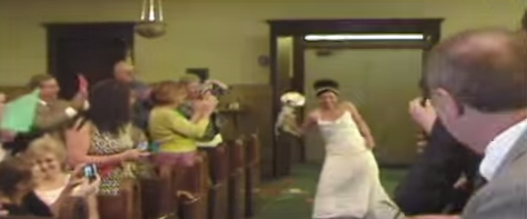 Husker du den episke bryllupsinngangen for alltid?