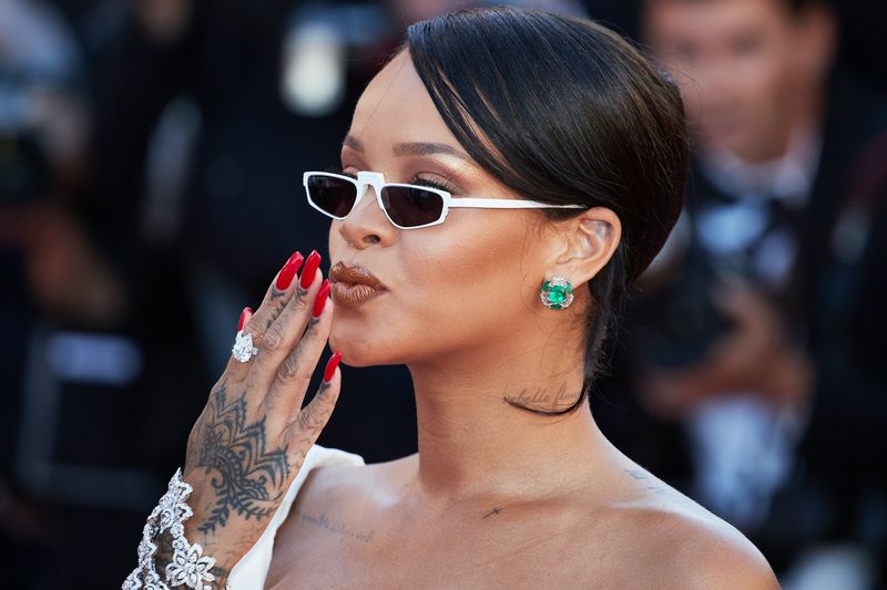 Ένας πλήρης οδηγός για τα τατουάζ της Rihanna