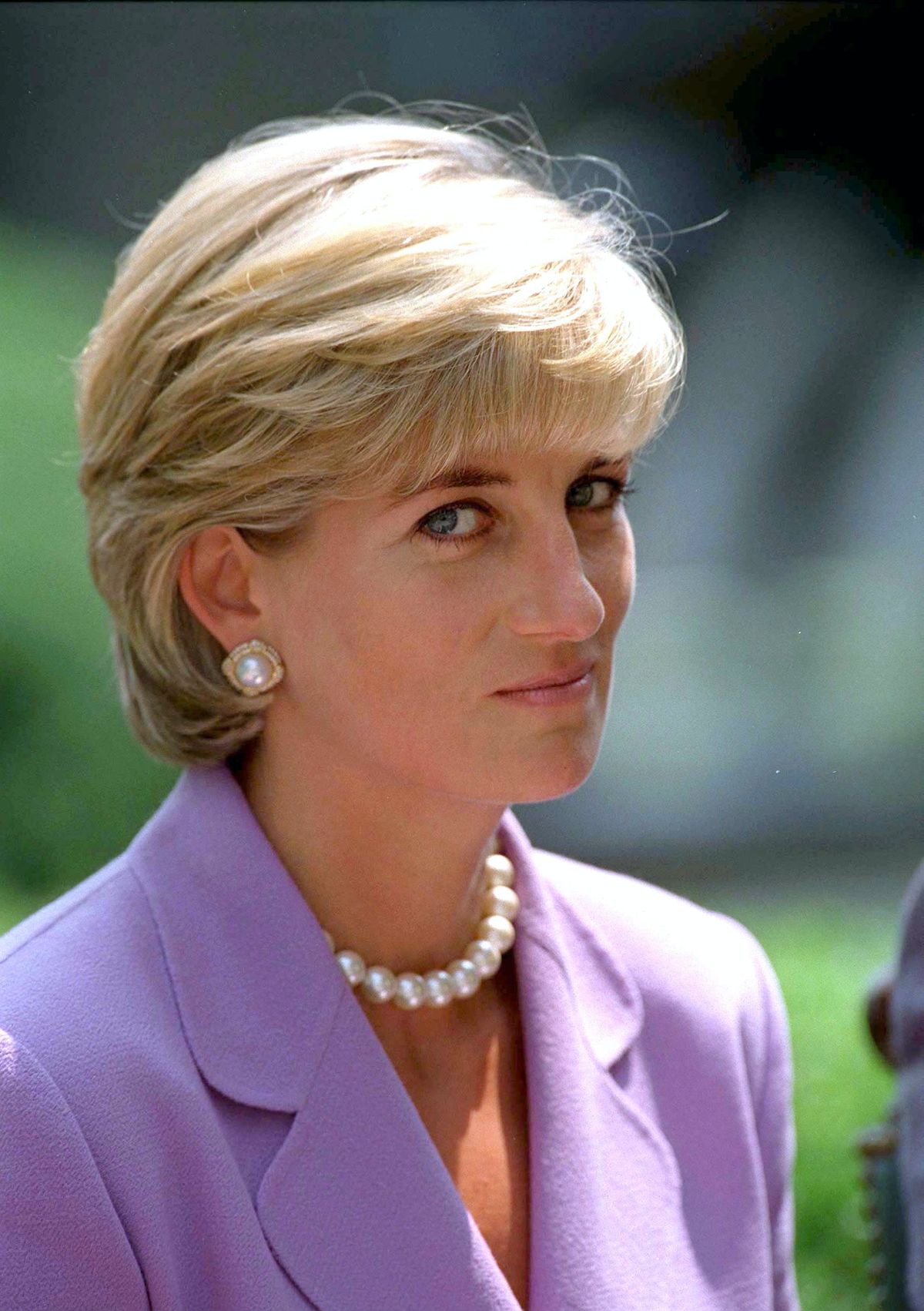 3 Möglichkeiten, Prinzessin Dianas ikonische Frisuren zu modernisieren
