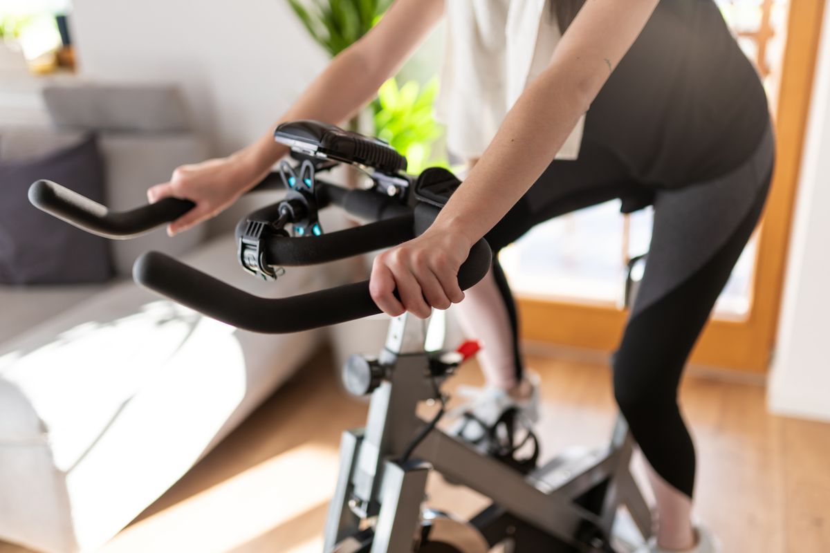 Πώς Treadmill Vs. Προπονήσεις με ποδήλατο Σύγκριση
