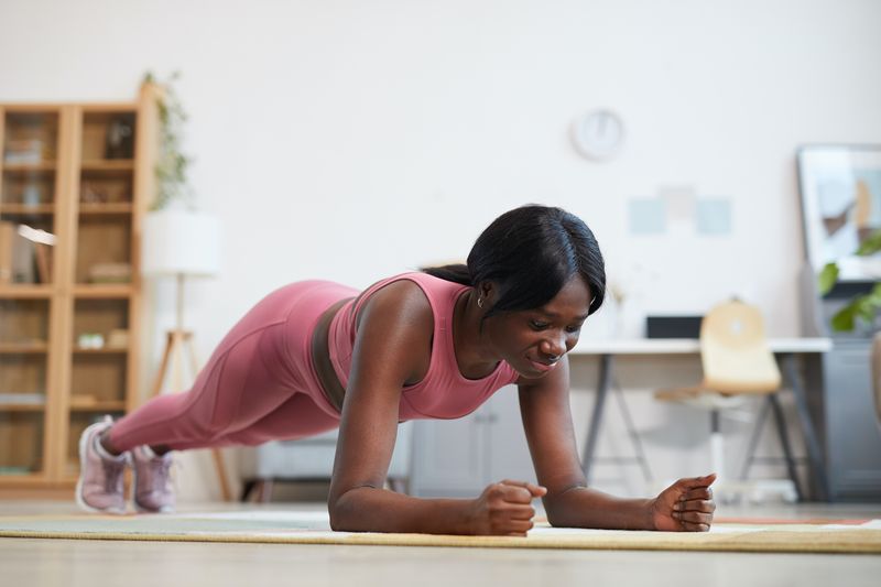3 errores que debes evitar al hacer un ejercicio de plancha